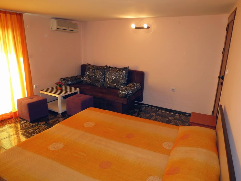 Family Hotel Lebed เนเซบาร์ ภายนอก รูปภาพ