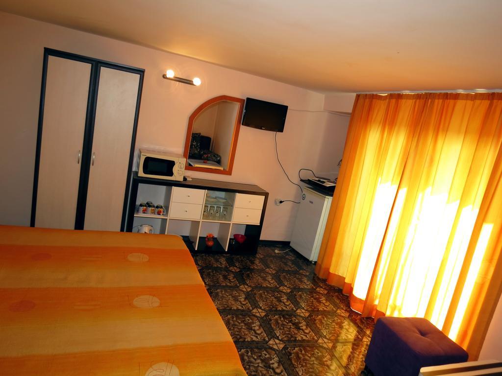 Family Hotel Lebed เนเซบาร์ ภายนอก รูปภาพ